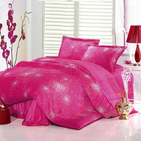 來(lái)賚家紡·天鵝絨四件套 夢(mèng)幻花海，溫暖家居的優(yōu)雅選擇